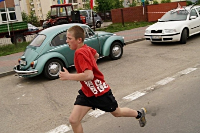 XVI Międzynarodowy Półmaraton Kurpiowski w Ostrołęce - PRZEDBIEGI (09.05.2010) - zdjęcie #40 - eOstroleka.pl